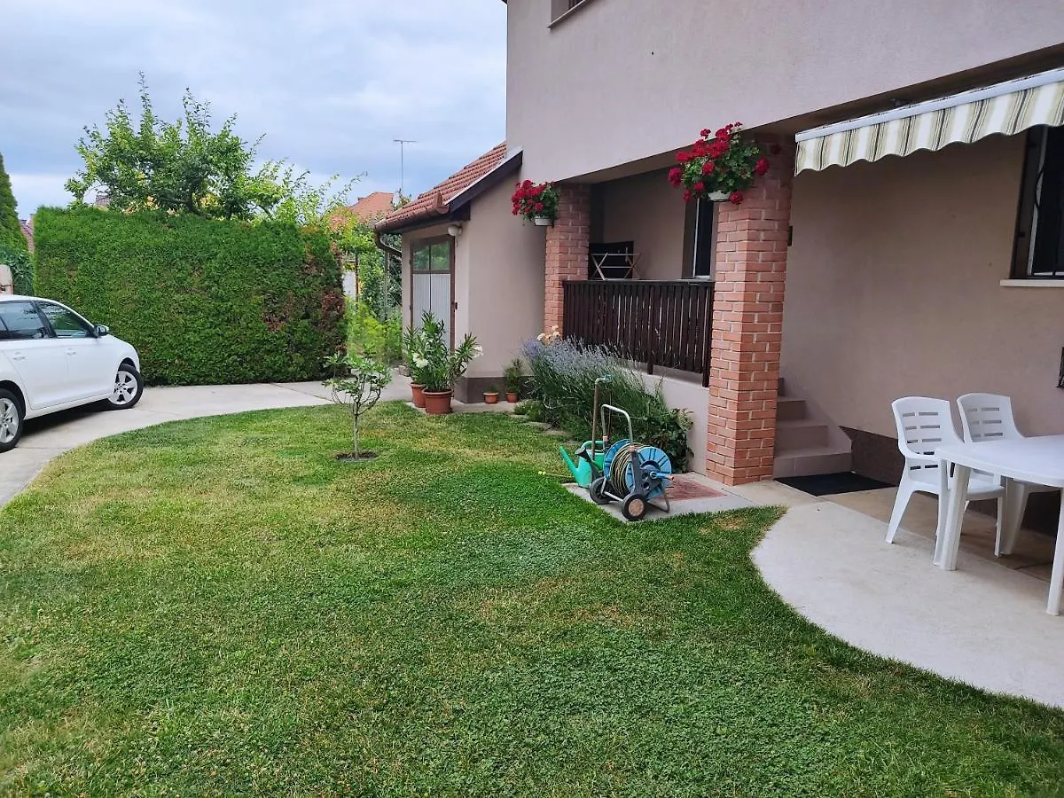 Arnika Vendeghaz Apartment Hajduszoboszlo Hungary